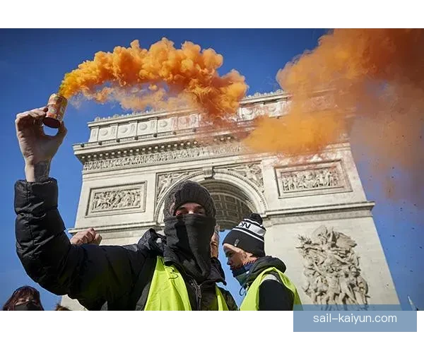 特拉布宗体育通过中路渗透战术迎来关键胜利，表现亮眼。
