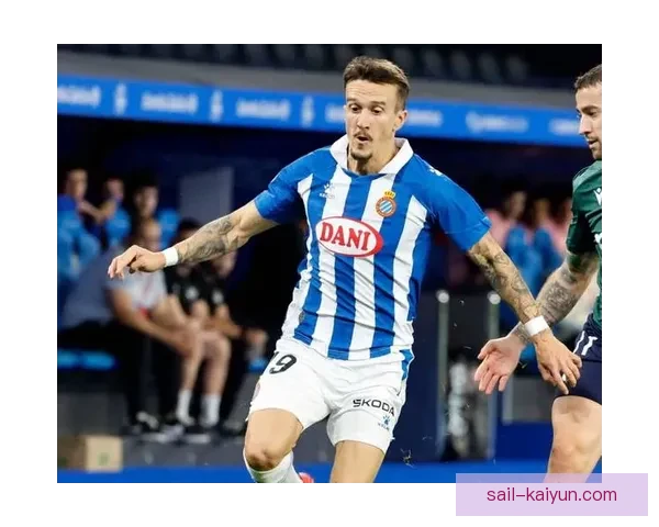 西甲巴萨中场控制提升，球队表现稳健引发关注